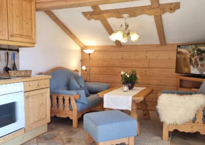 Gemütliche Sitzecke_Ferienwohnung Karwendel_Haus Alpenzauber_Krün